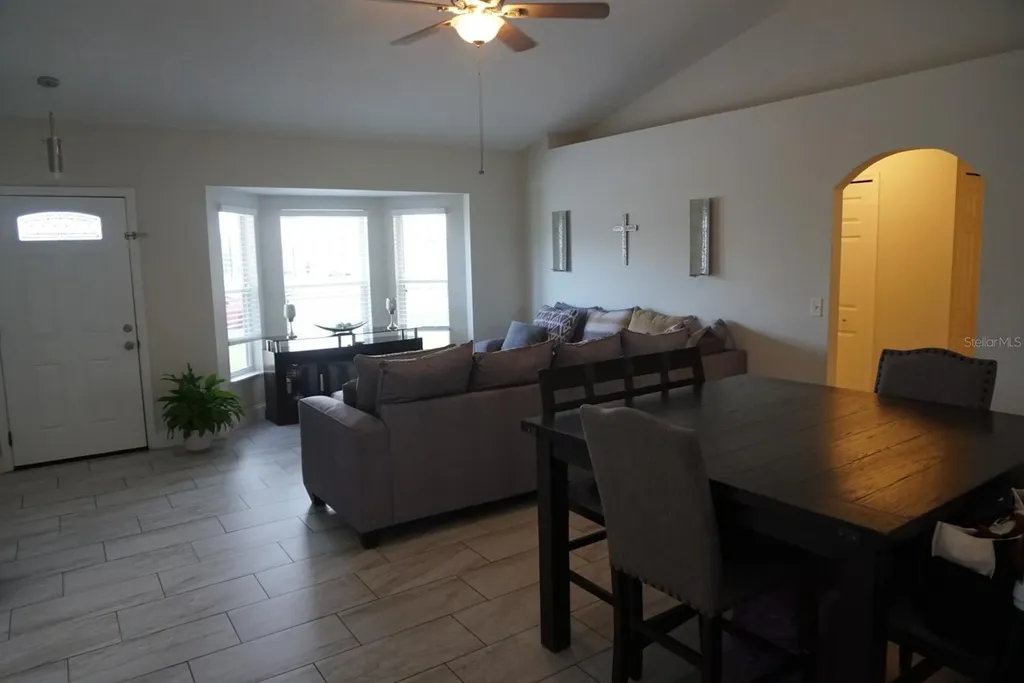 2960 Belkton Deltona FL 32738