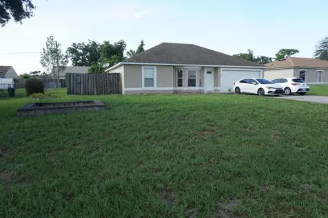 2960 Belkton Deltona FL 32738