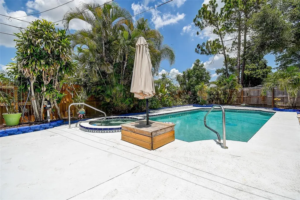 1509 Canterbury Road N St Petersburg FL 33710