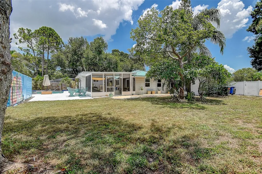 1509 Canterbury Road N St Petersburg FL 33710