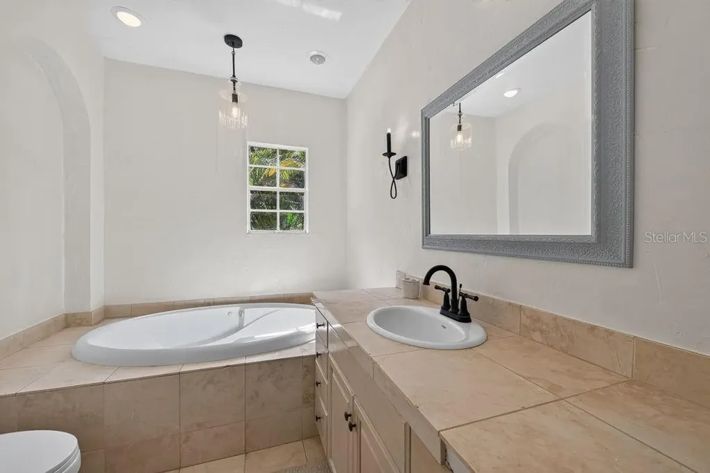 7810 Senrab Drive Bradenton FL 34209