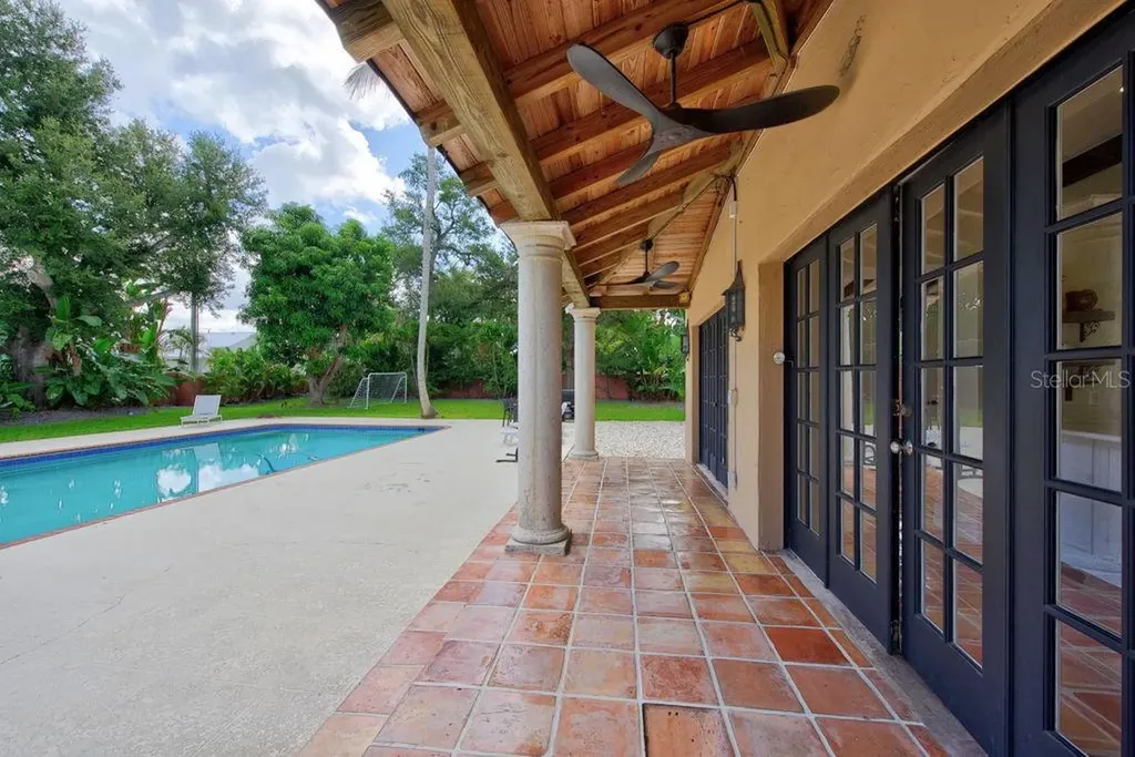 7810 Senrab Drive Bradenton FL 34209