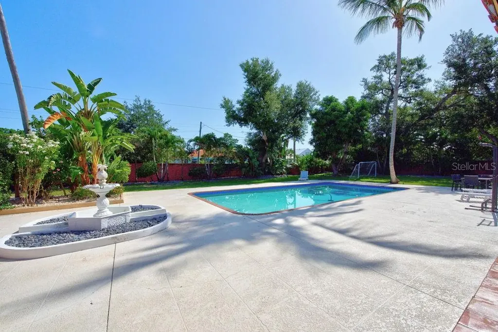7810 Senrab Drive Bradenton FL 34209