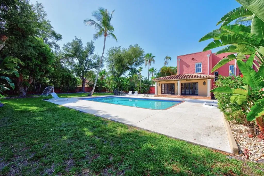 7810 Senrab Drive Bradenton FL 34209