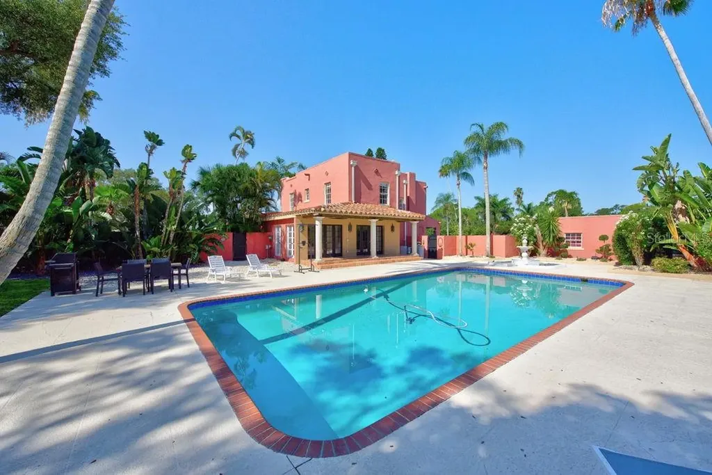 7810 Senrab Drive Bradenton FL 34209