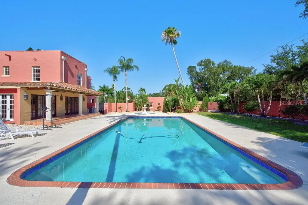 7810 Senrab Drive Bradenton FL 34209