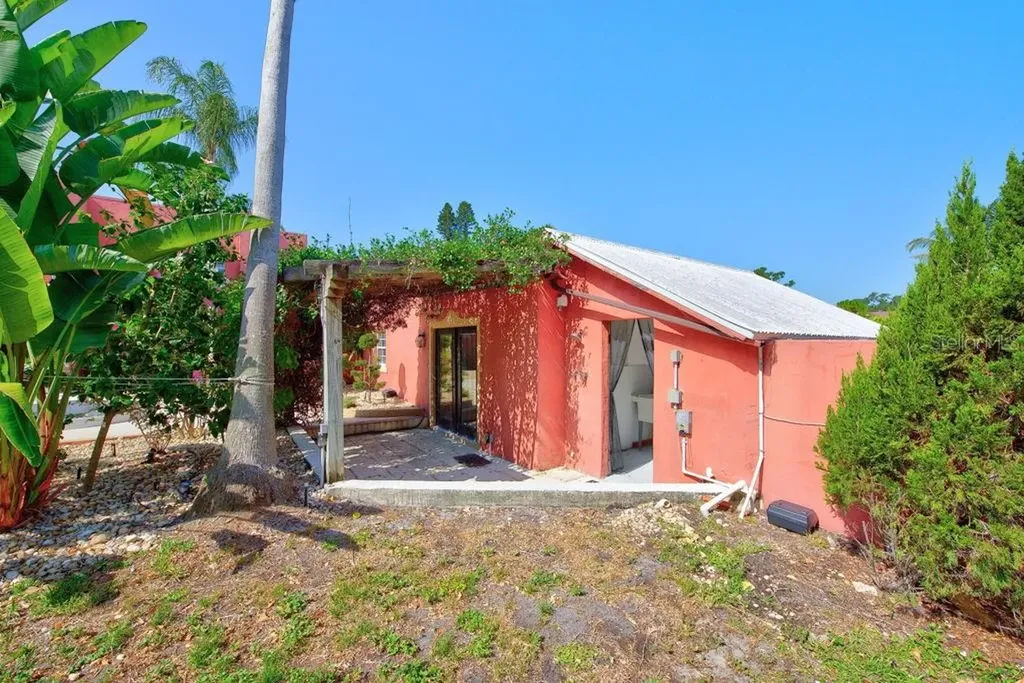 7810 Senrab Drive Bradenton FL 34209