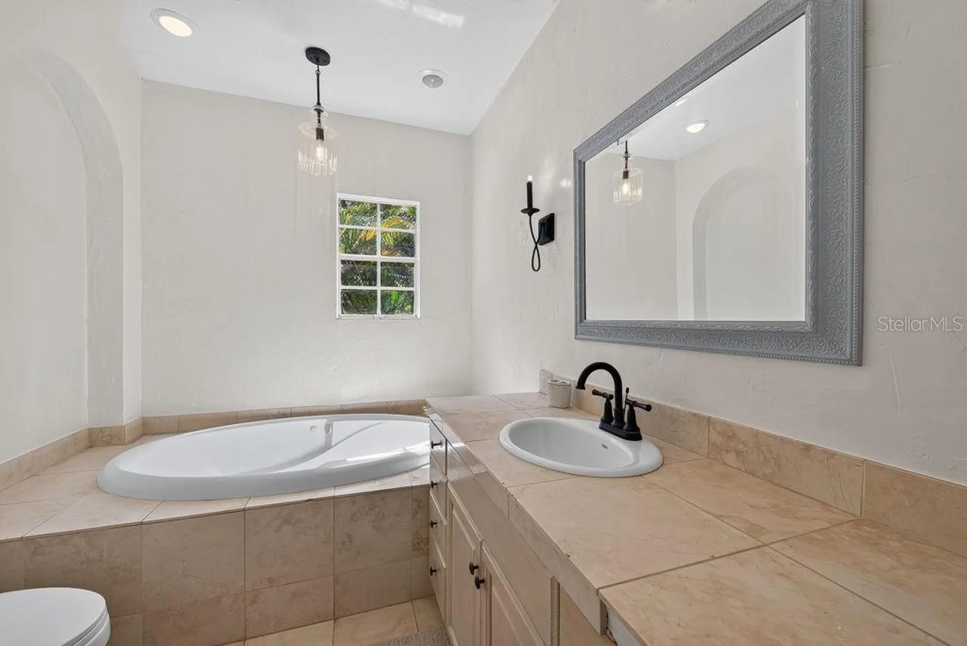 7810 Senrab Drive Bradenton FL 34209