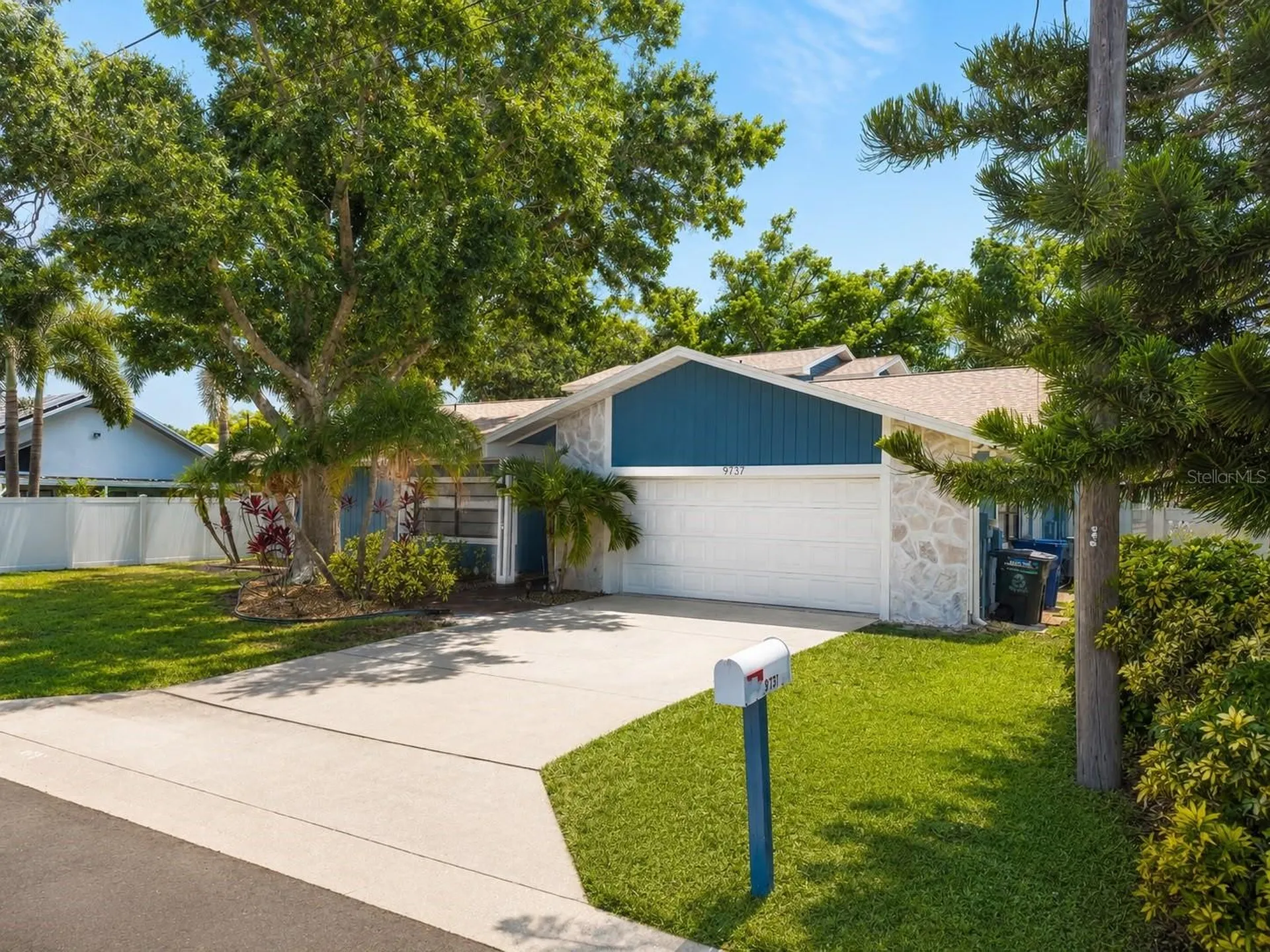 9737 135th Street Seminole FL 33776