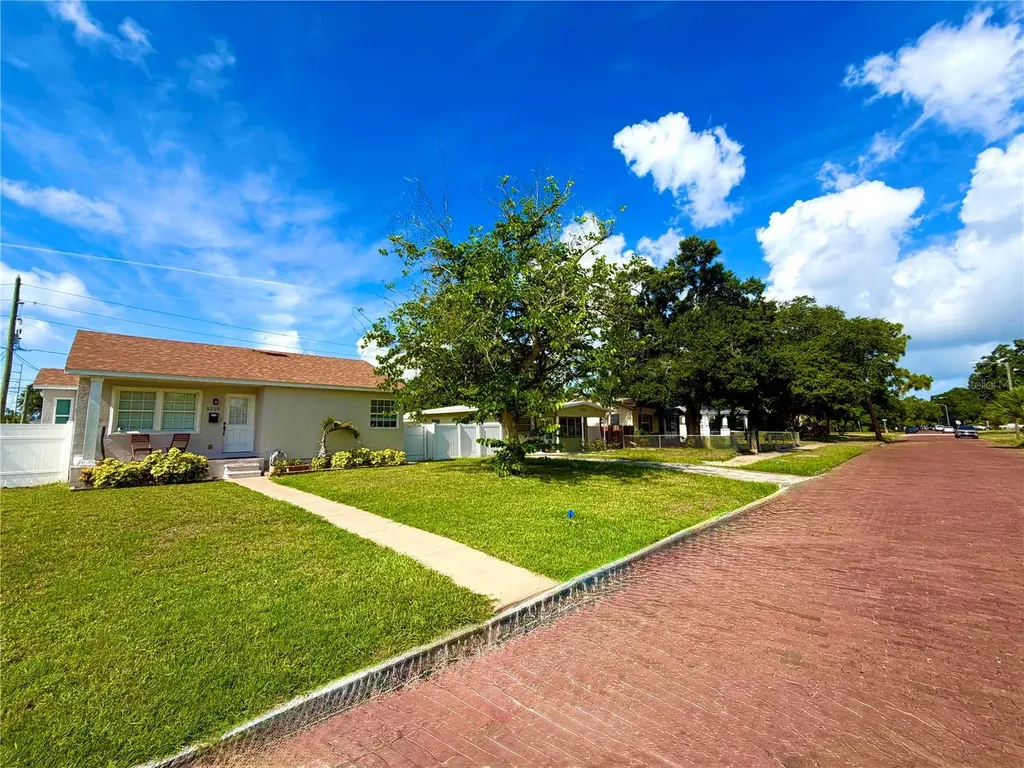 5210 4th Avenue N St Petersburg FL 33710