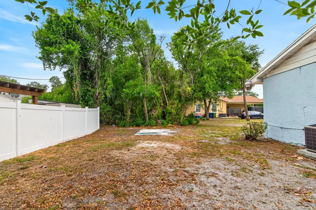2211 Mallory Avenue Tampa FL 33605