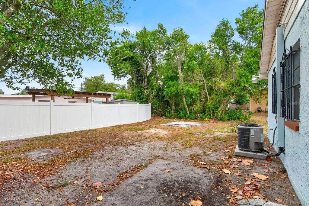 2211 Mallory Avenue Tampa FL 33605