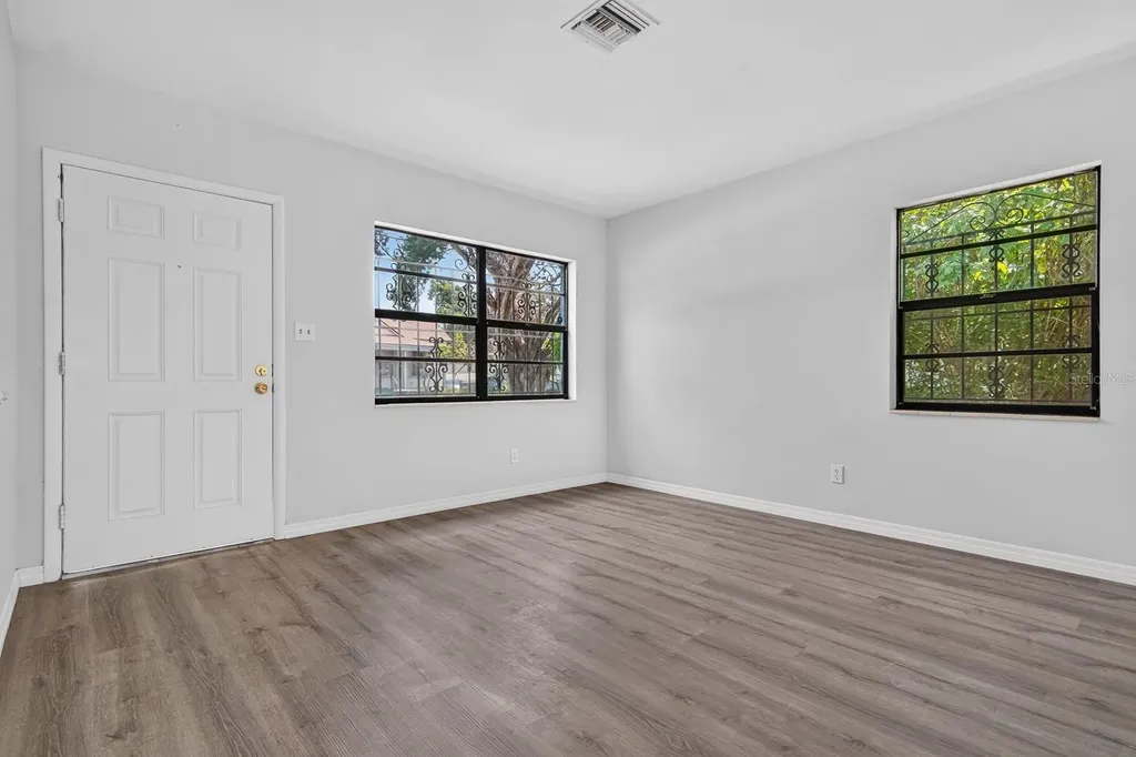 2211 Mallory Avenue Tampa FL 33605