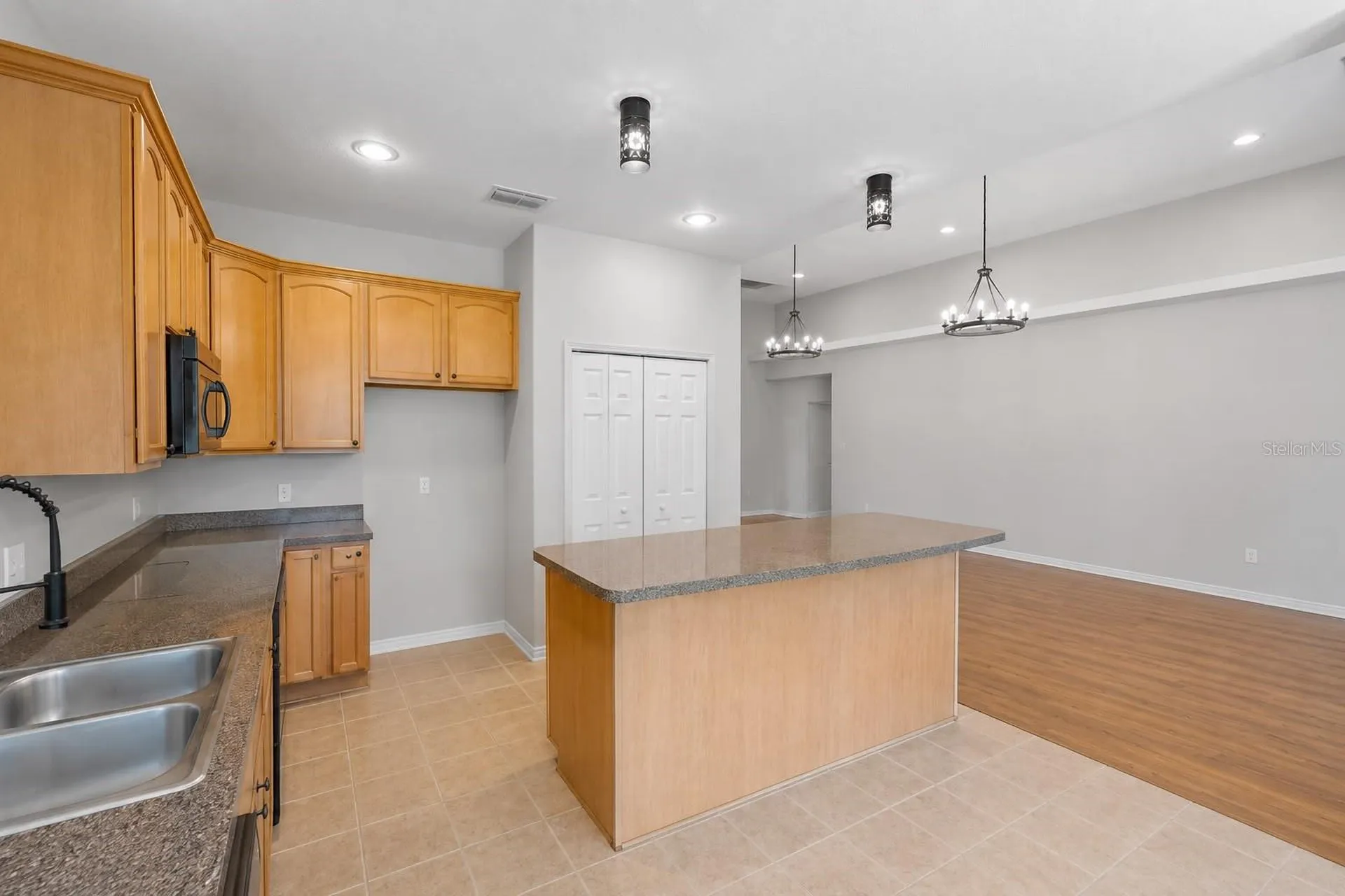 2112 Bunker View Court Kissimmee FL 34746