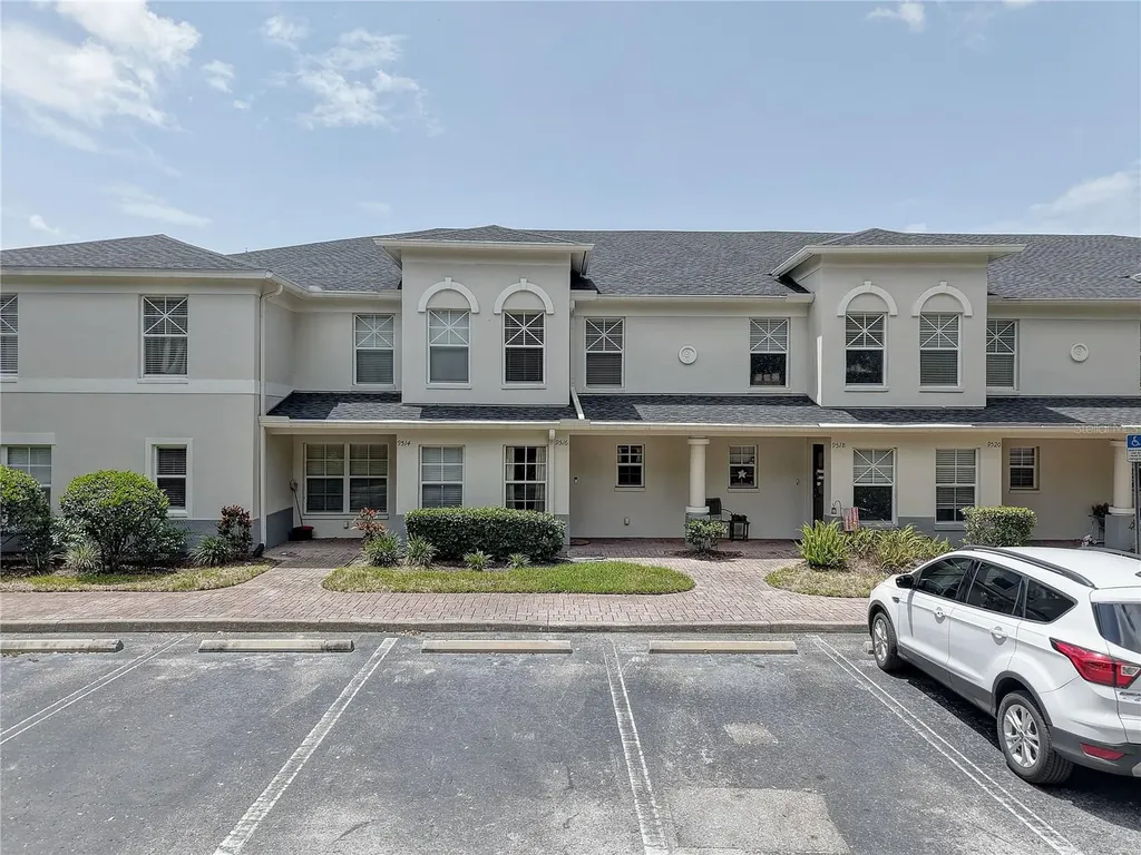 9516 Charlesberg Drive Tampa FL 33635