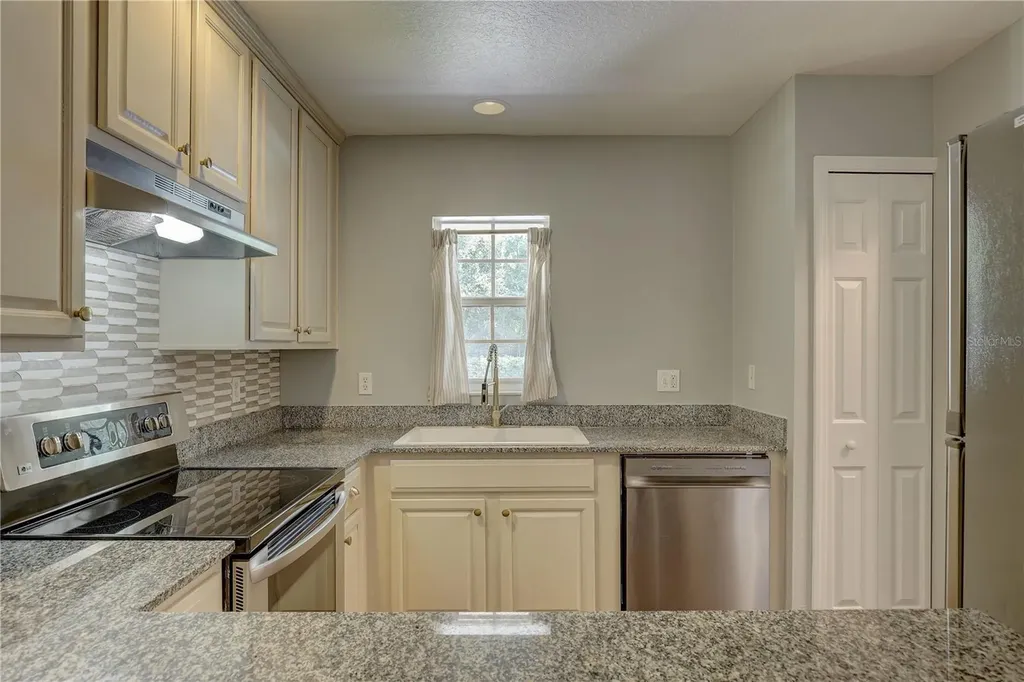 9516 Charlesberg Drive Tampa FL 33635