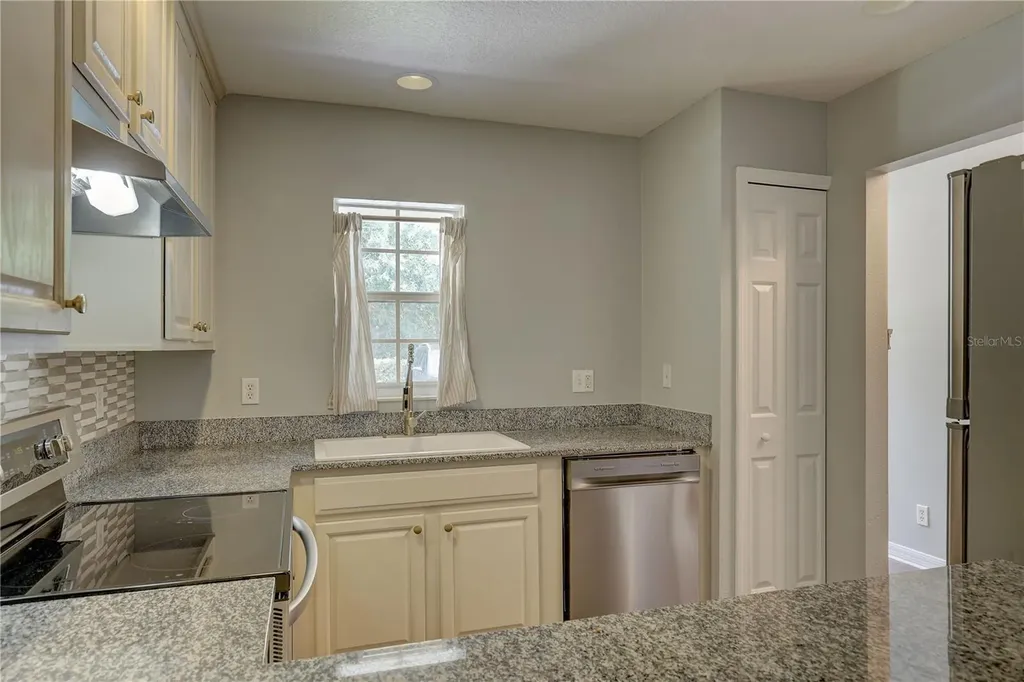 9516 Charlesberg Drive Tampa FL 33635