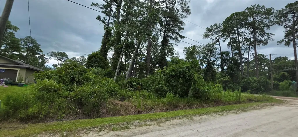 10TH Avenue Deland FL 32724