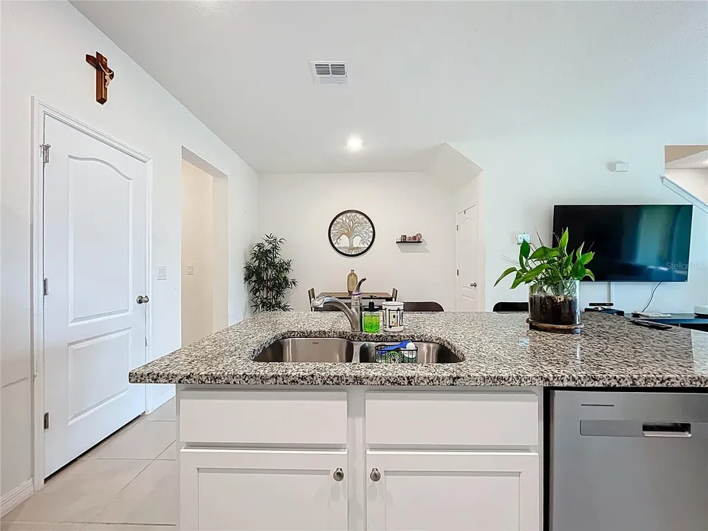 965 Lido Drive Howey In The Hills FL 34737