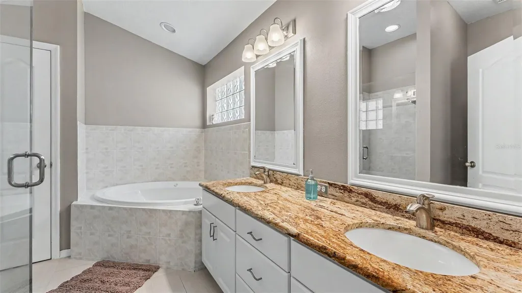 2219 Towering Oaks Circle Seffner FL 33584