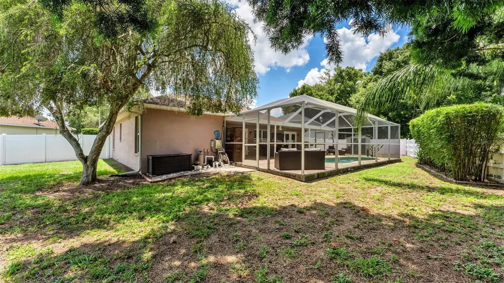 2219 Towering Oaks Circle Seffner FL 33584