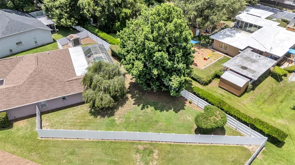 2219 Towering Oaks Circle Seffner FL 33584