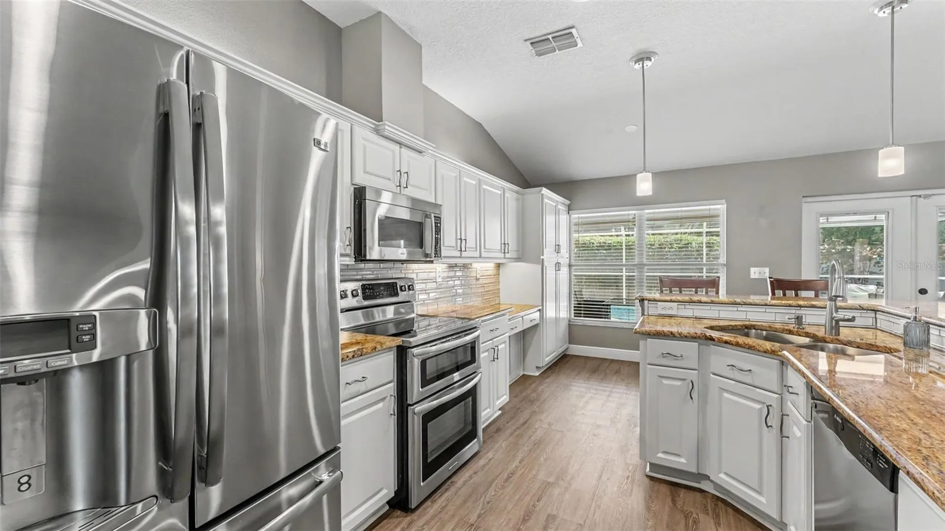2219 Towering Oaks Circle Seffner FL 33584