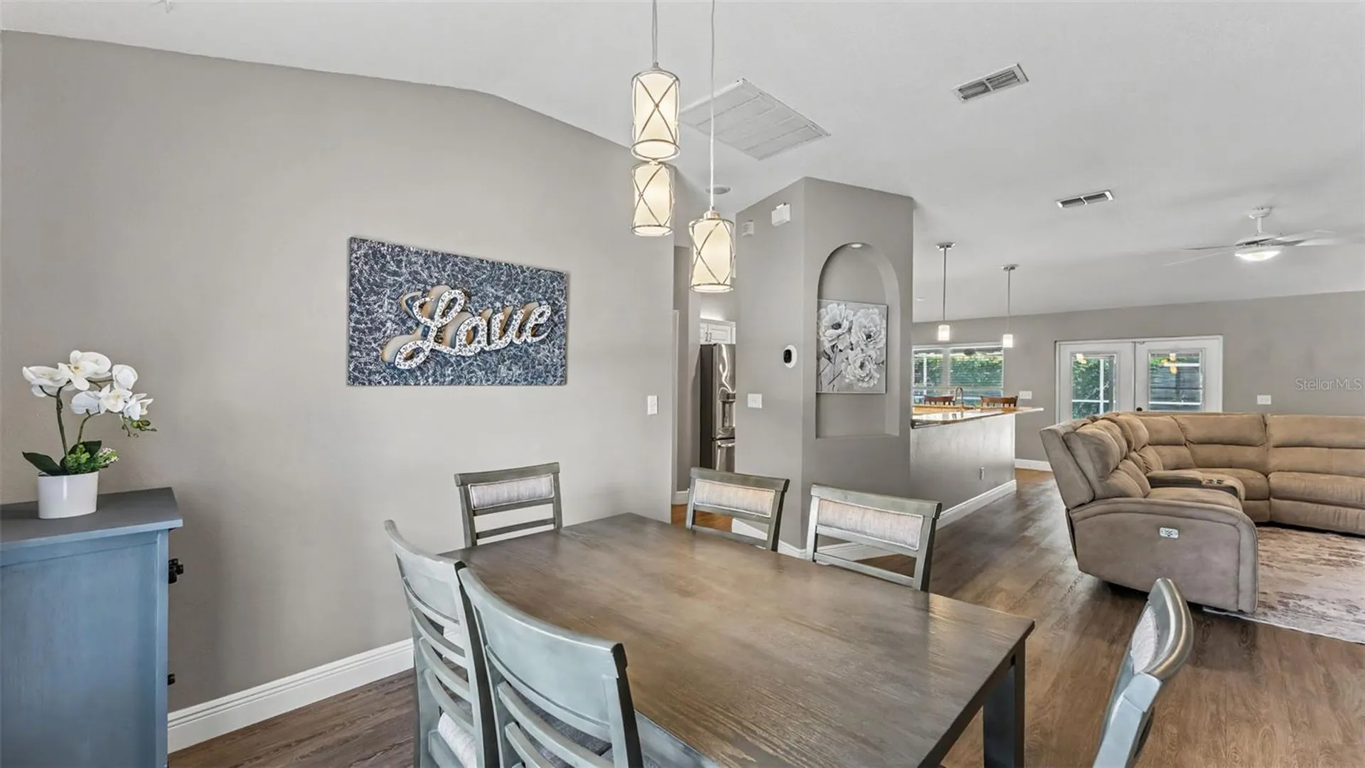 2219 Towering Oaks Circle Seffner FL 33584