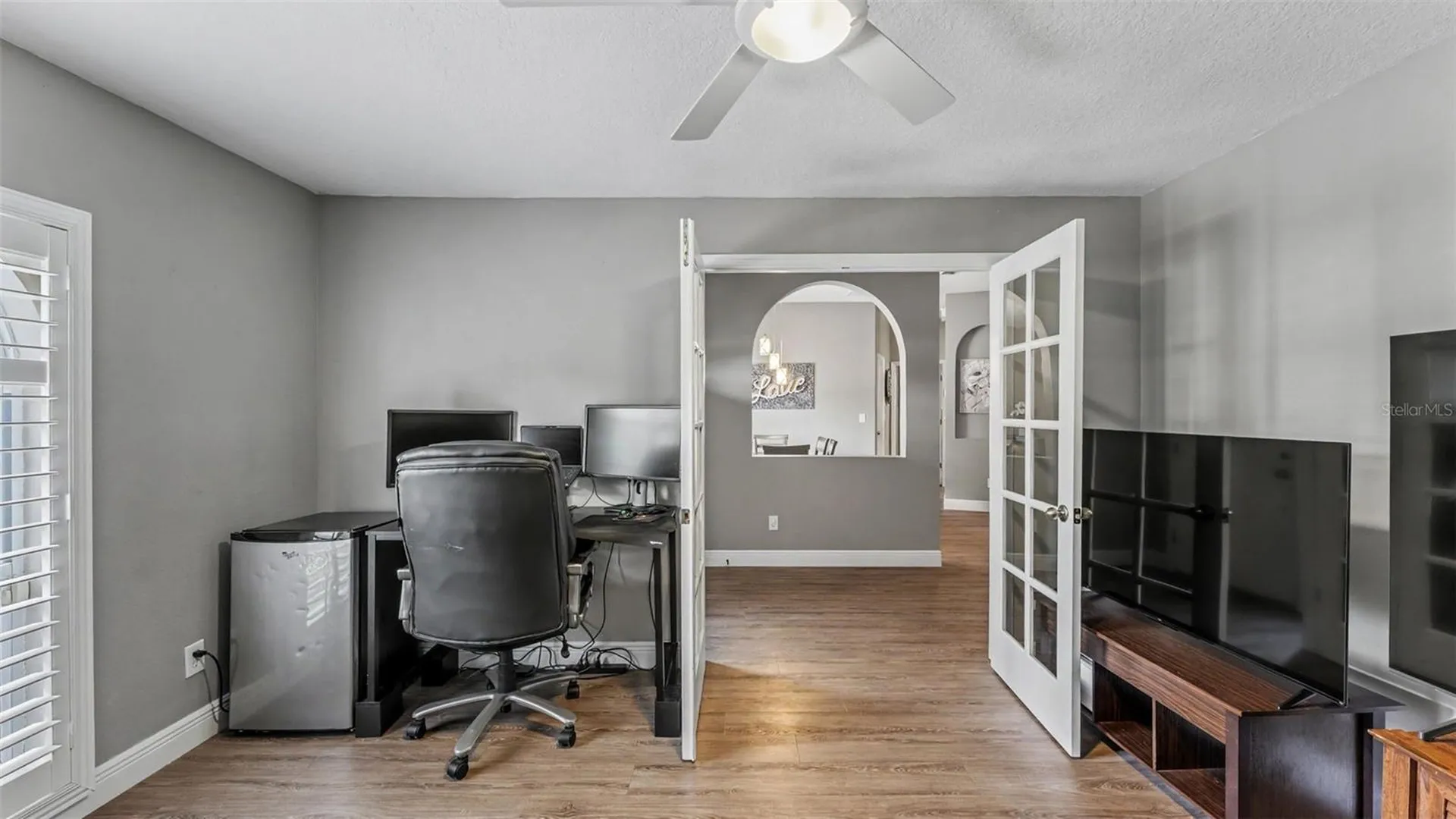 2219 Towering Oaks Circle Seffner FL 33584