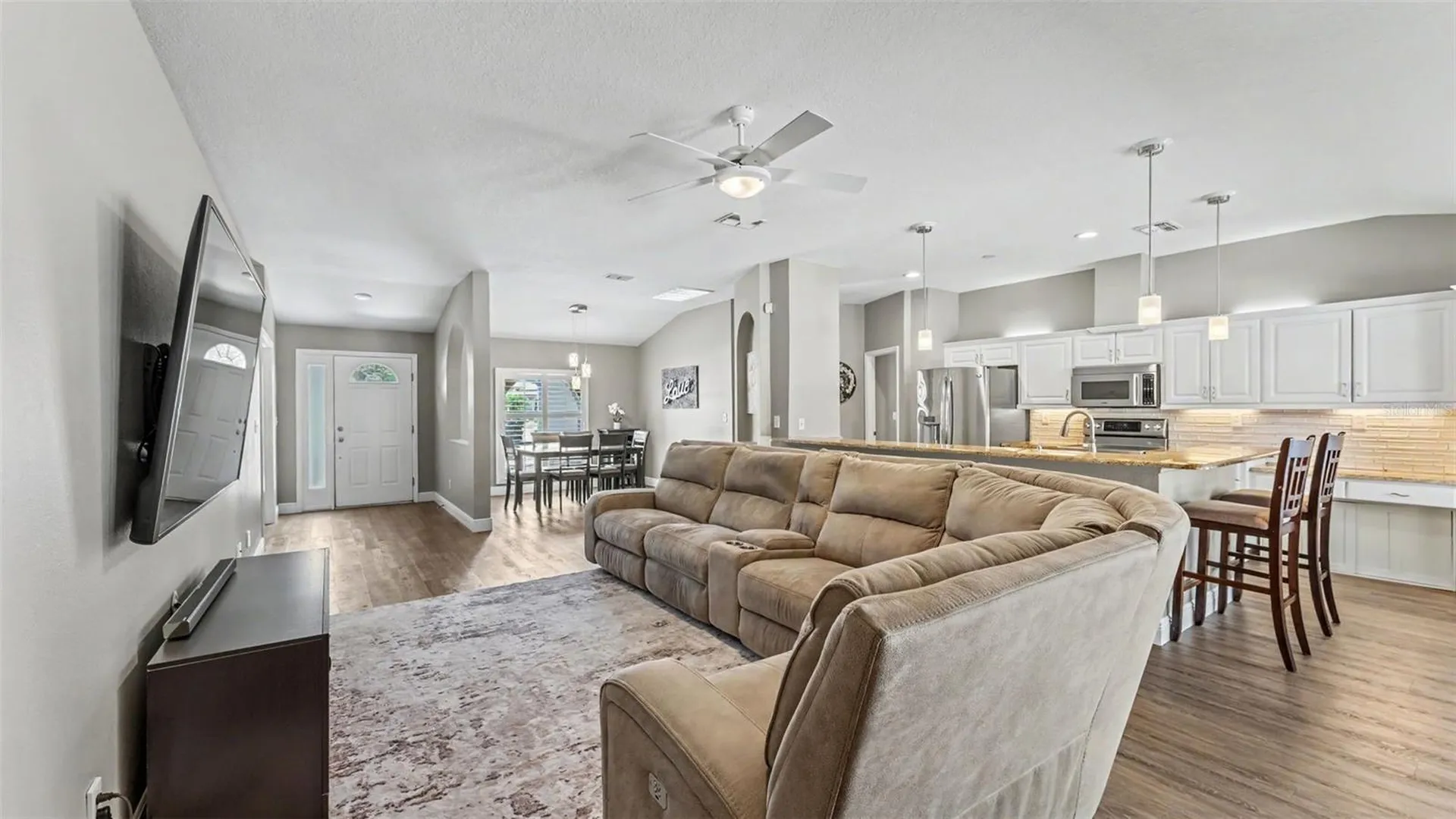 2219 Towering Oaks Circle Seffner FL 33584