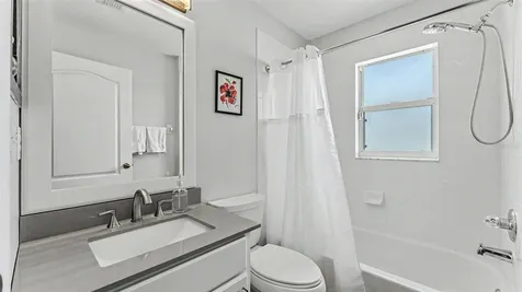 2219 Towering Oaks Circle Seffner FL 33584