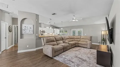 2219 Towering Oaks Circle Seffner FL 33584