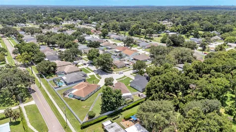 2219 Towering Oaks Circle Seffner FL 33584