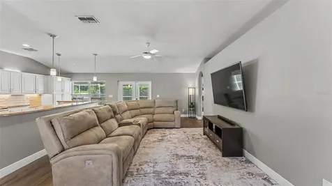 2219 Towering Oaks Circle Seffner FL 33584