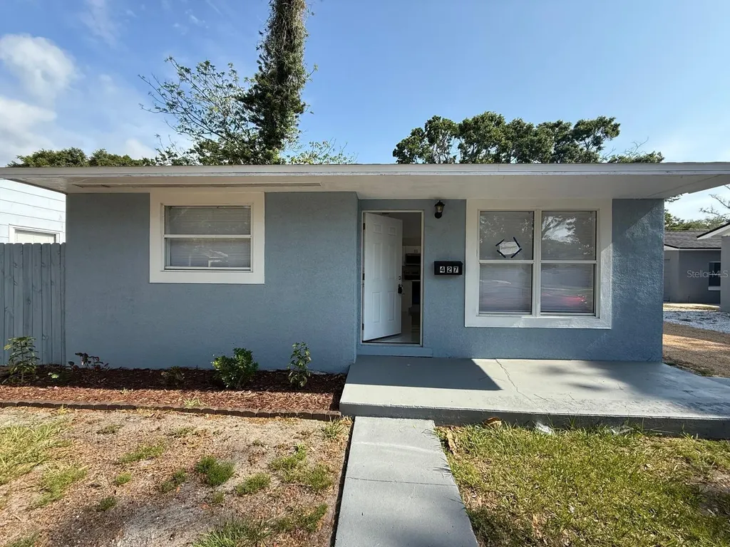 427 40th Avenue S St Petersburg FL 33705