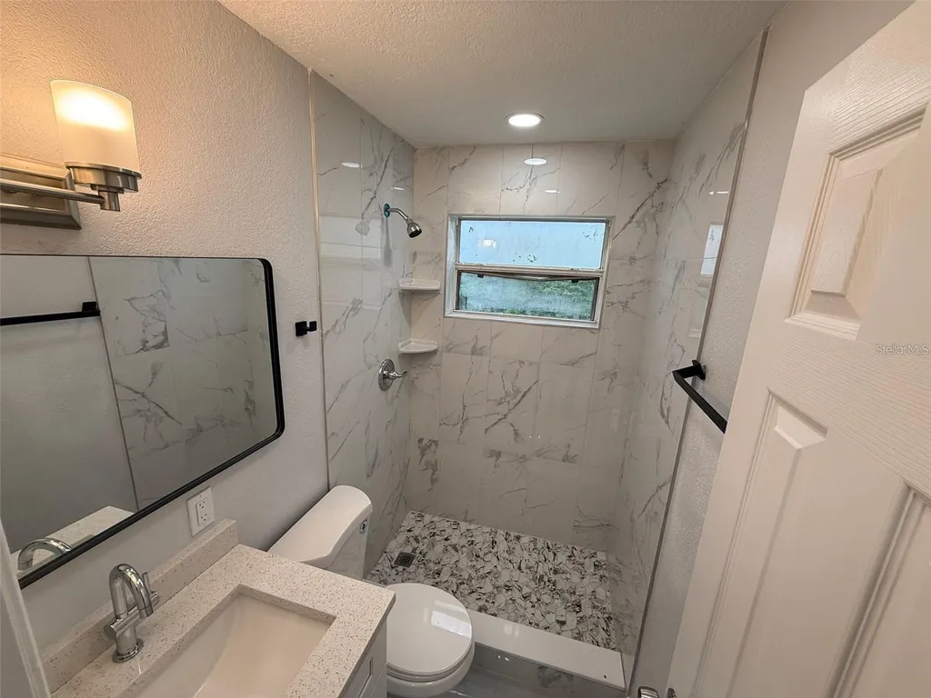 427 40th Avenue S St Petersburg FL 33705
