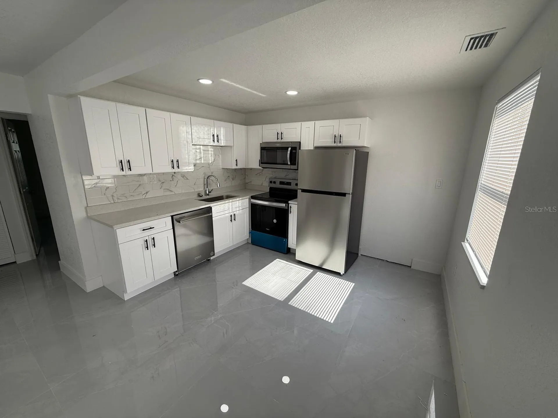 427 40th Avenue S St Petersburg FL 33705