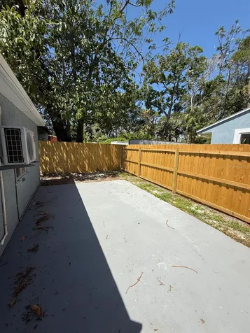 427 40th Avenue S St Petersburg FL 33705