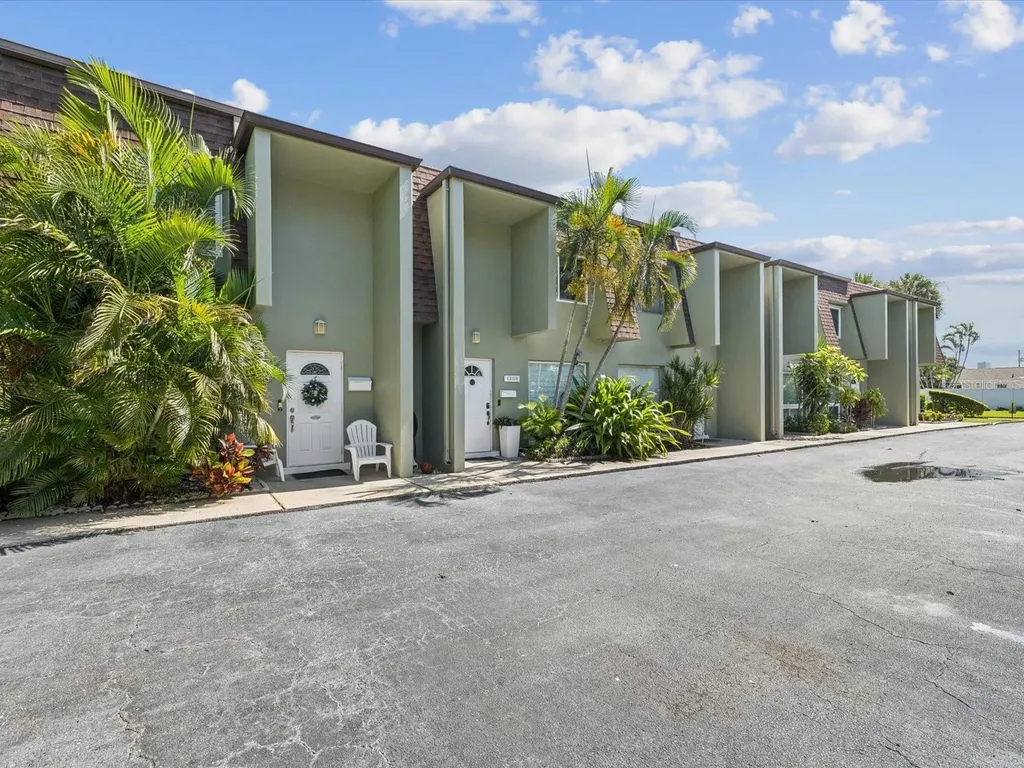 1308 70th Street N St Petersburg FL 33710