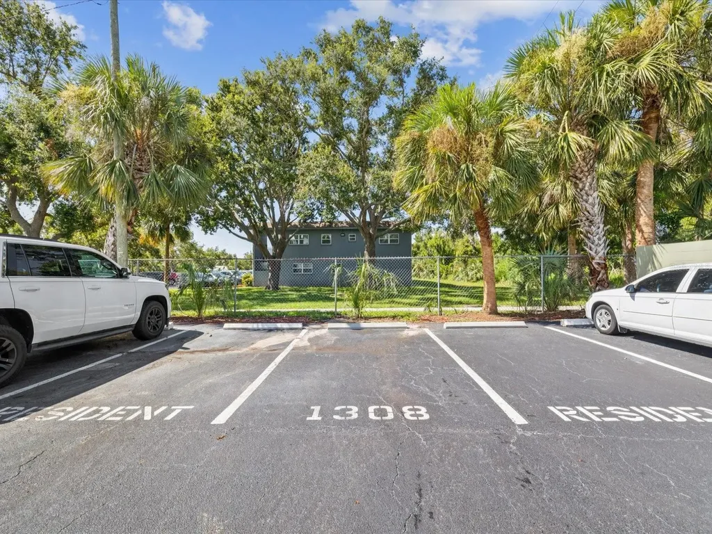 1308 70th Street N St Petersburg FL 33710