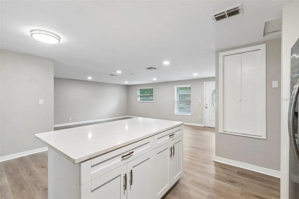 1124 Jadewood Avenue Clearwater FL 33759