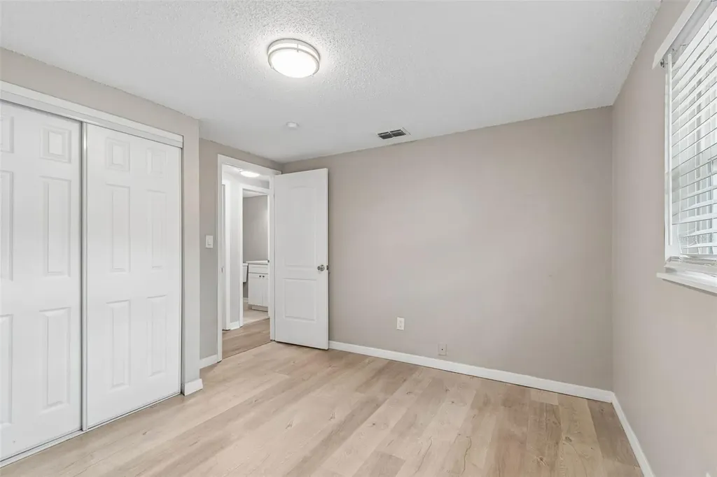 1124 Jadewood Avenue Clearwater FL 33759