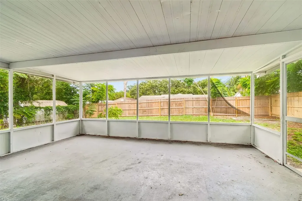 1124 Jadewood Avenue Clearwater FL 33759
