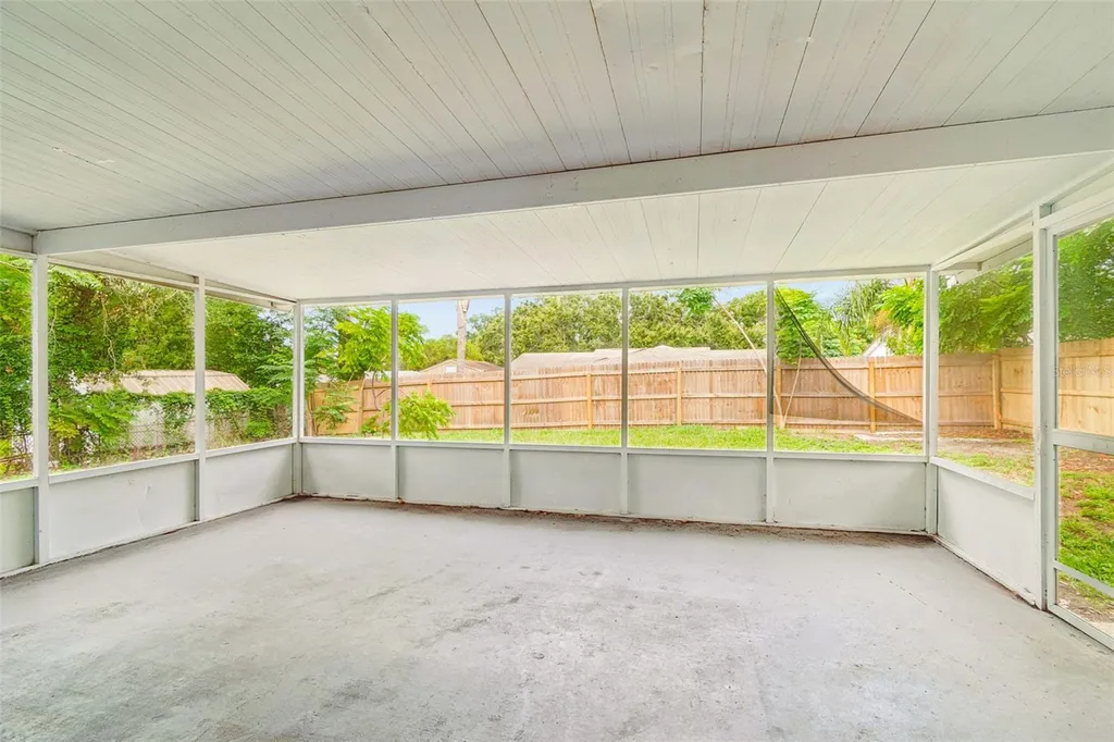 1124 Jadewood Avenue Clearwater FL 33759