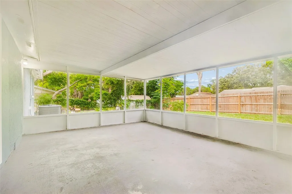 1124 Jadewood Avenue Clearwater FL 33759