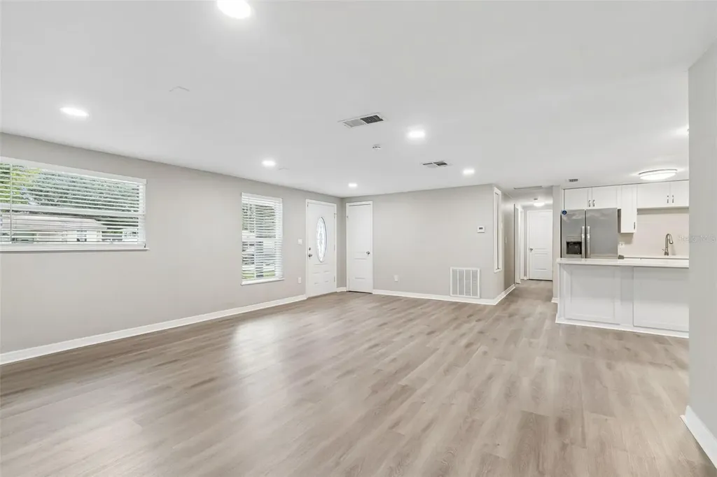 1124 Jadewood Avenue Clearwater FL 33759