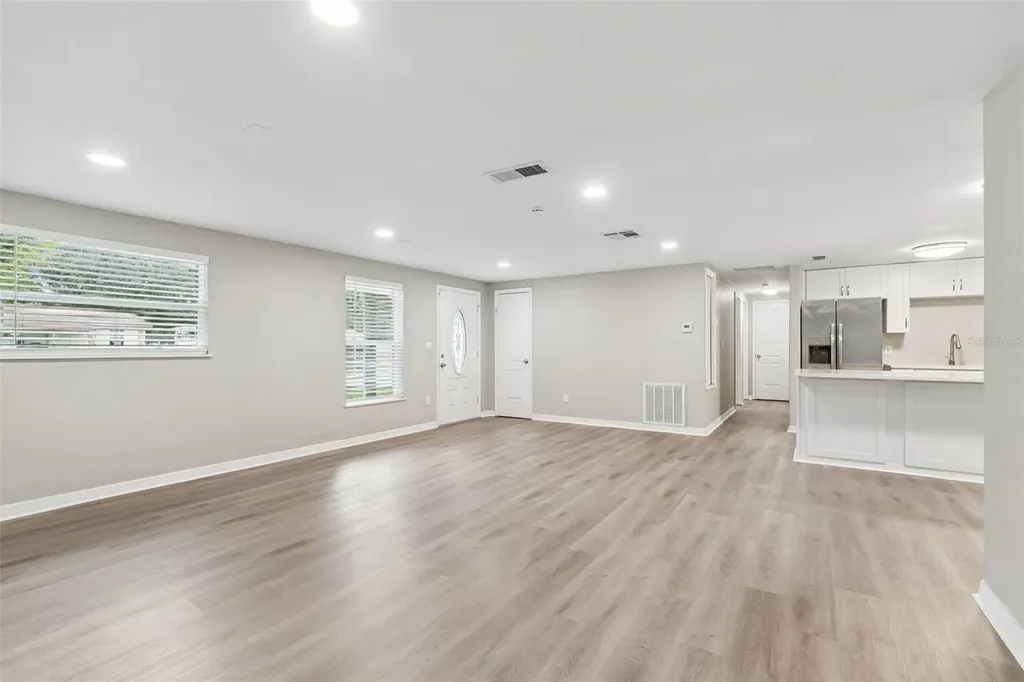 1124 Jadewood Avenue Clearwater FL 33759
