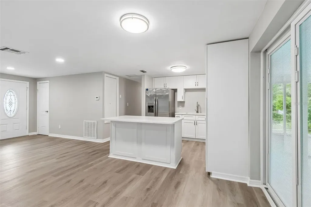 1124 Jadewood Avenue Clearwater FL 33759