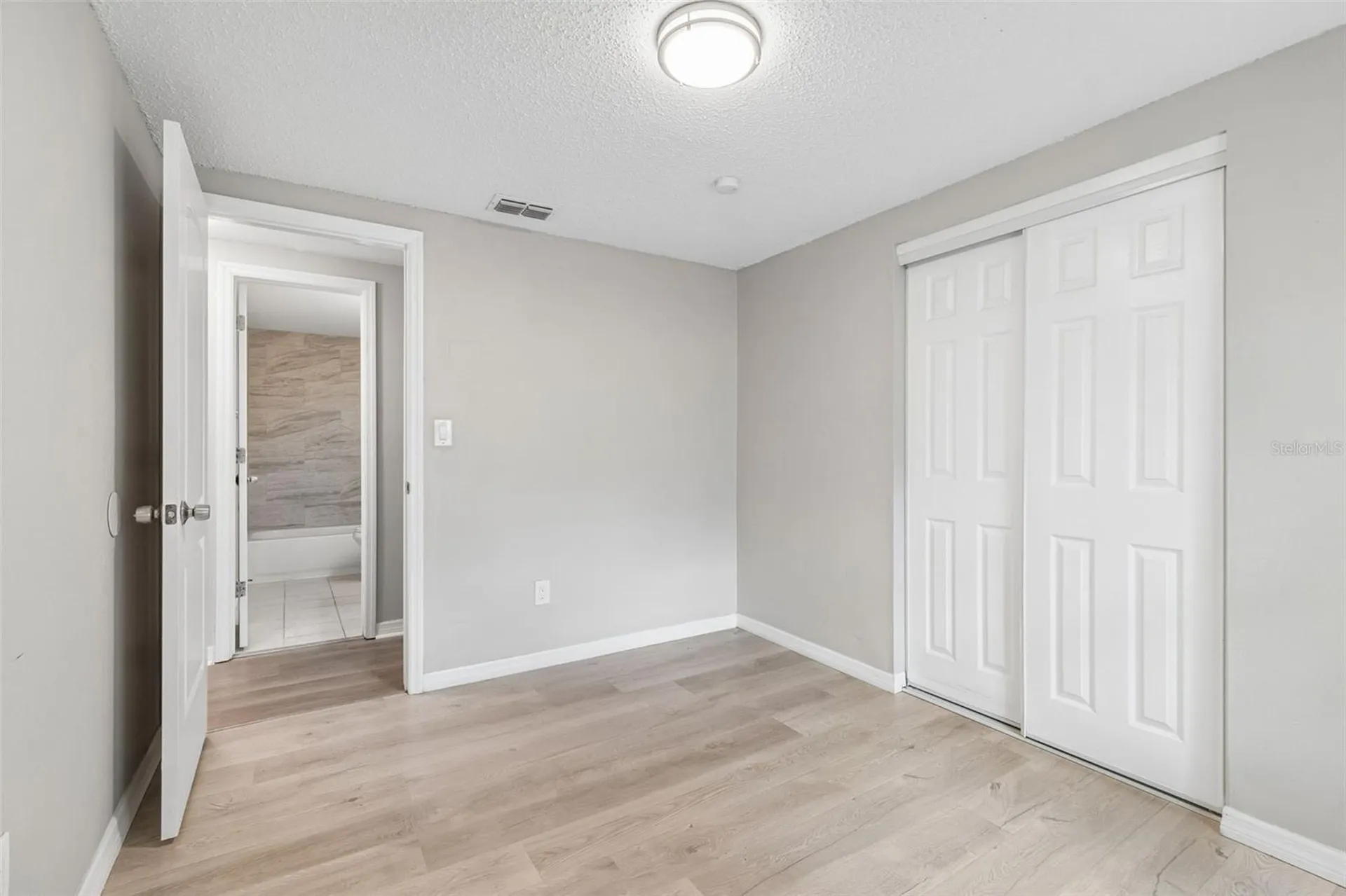 1124 Jadewood Avenue Clearwater FL 33759