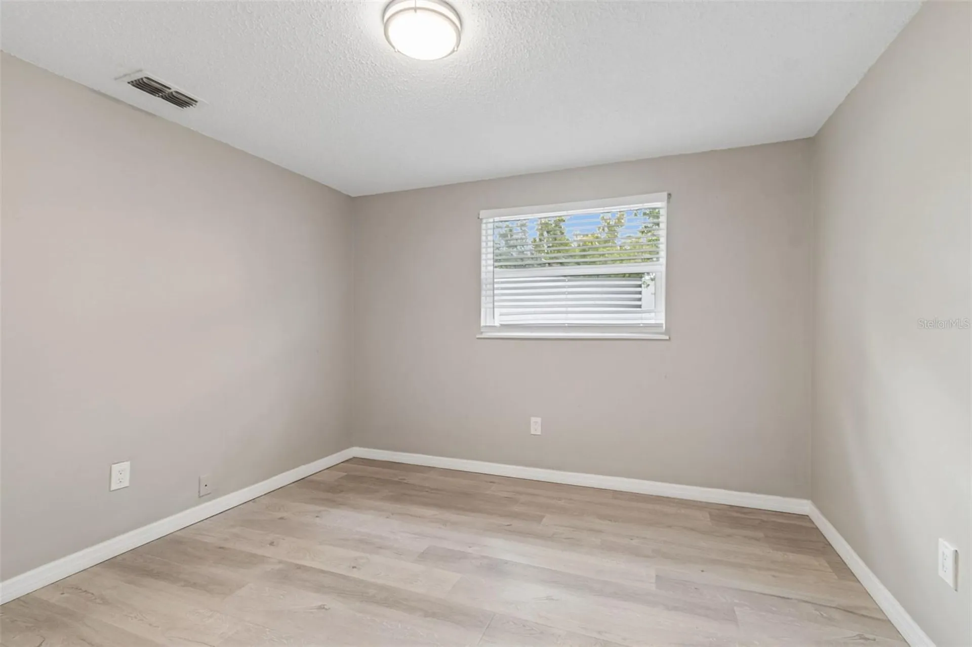 1124 Jadewood Avenue Clearwater FL 33759